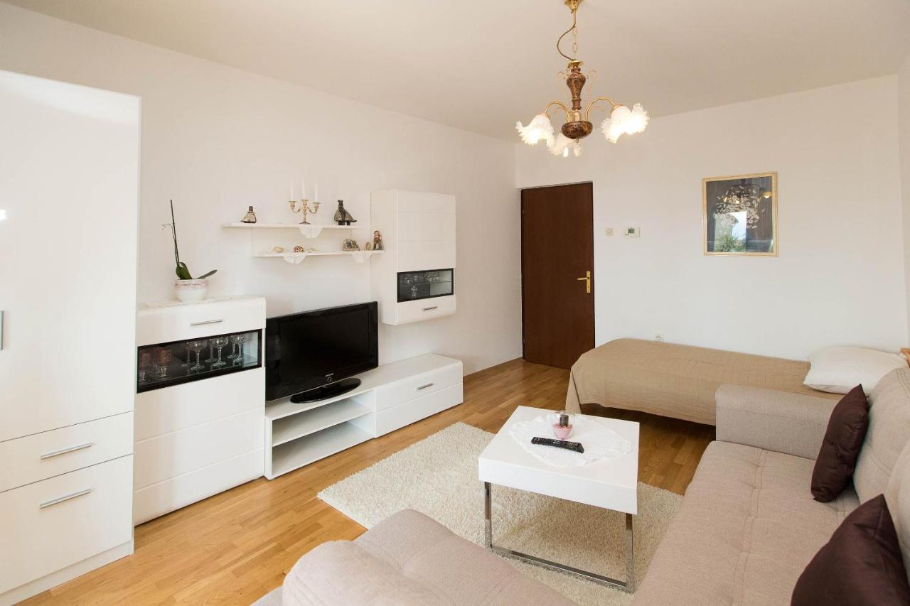 Apartmani Vera Crikvenica Exterior photo