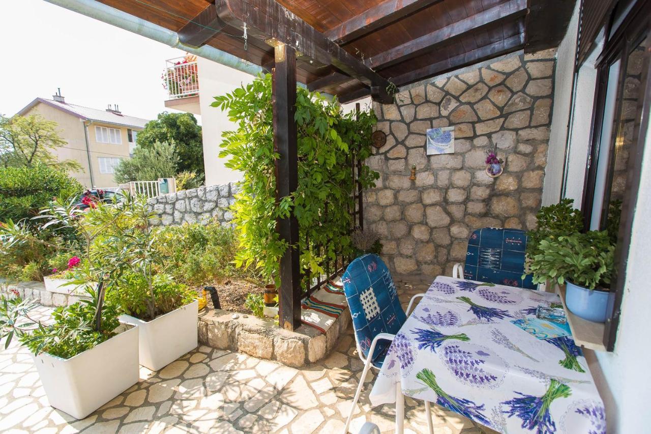 Apartmani Vera Crikvenica Exterior photo