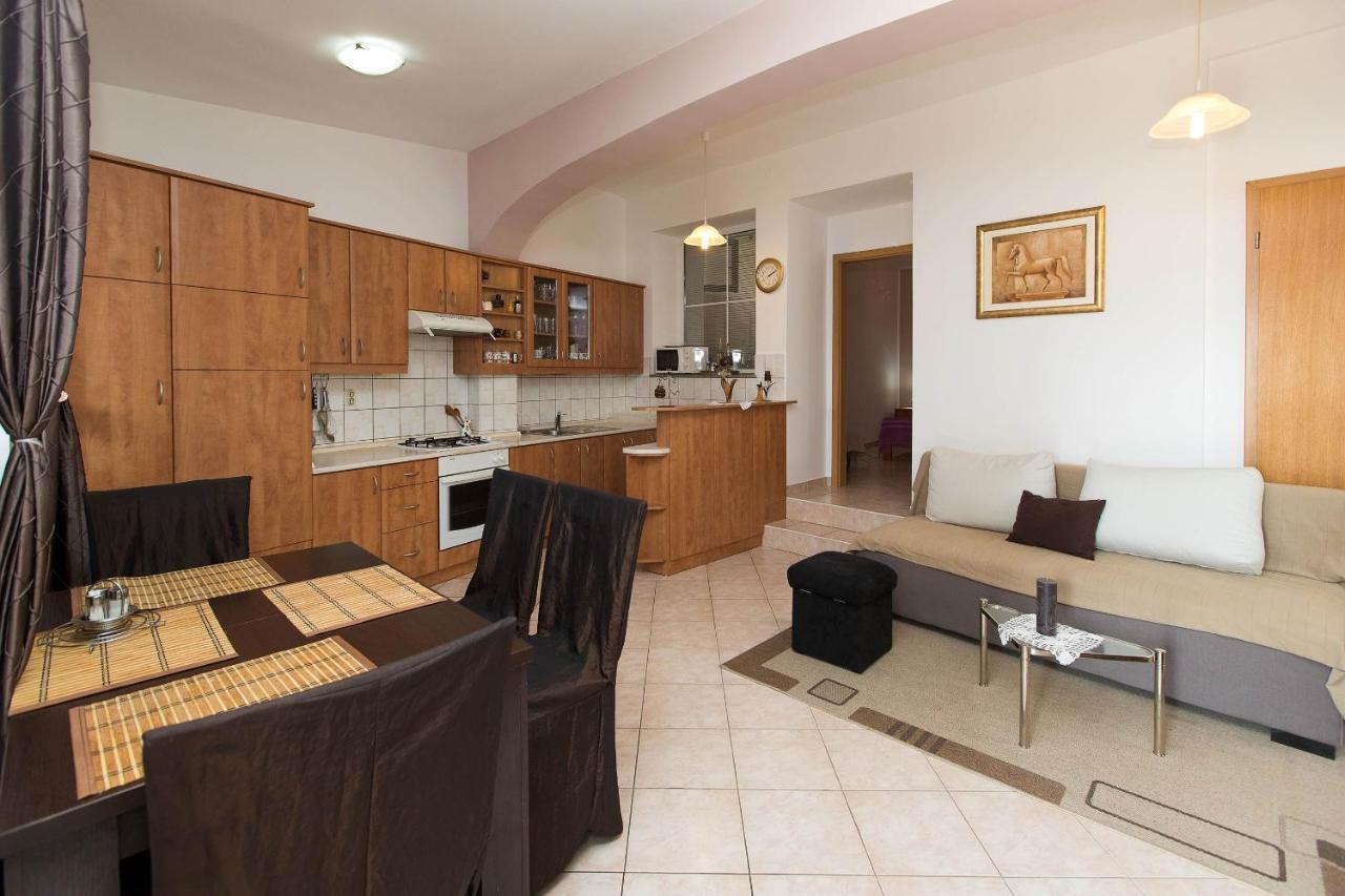Apartmani Vera Crikvenica Exterior photo